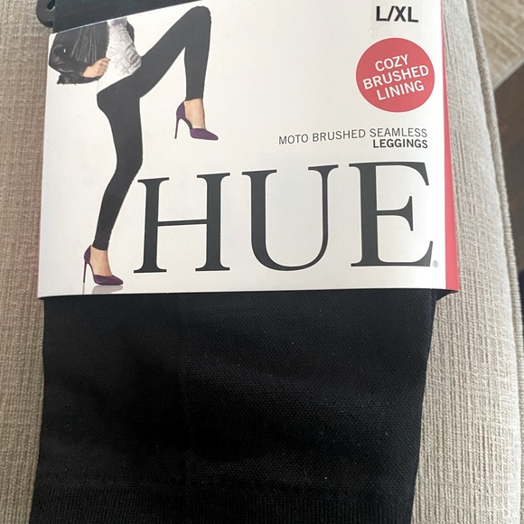 HUE Pants - New Seamless moto brushed legging